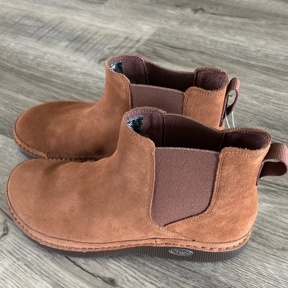 Chaco Mens Size 9 Paonia Cinnamon Brown Suede Chelsea Boots Shoes NEW